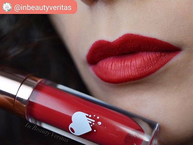 ClioMakeUp-liquidlove-fire-kiss-rossetto-rosso-freddo-liquido-no-transfer-matt-opaco-4