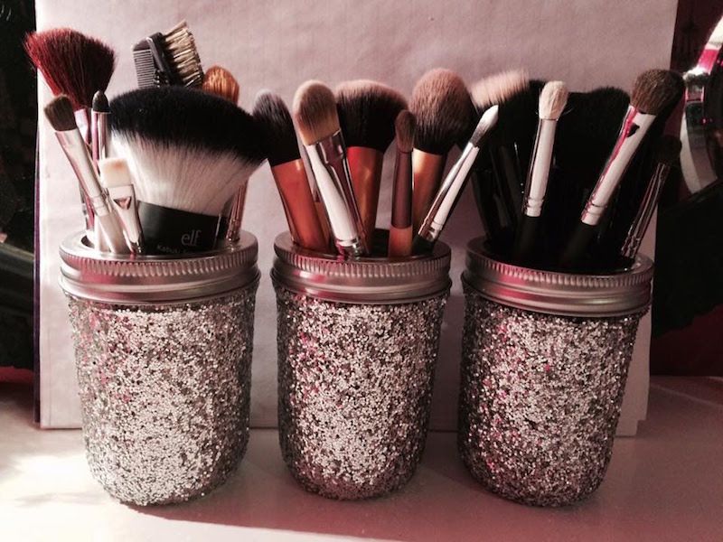 cliomakeup-come-organizzare-trucchi-10-vasi-glitter