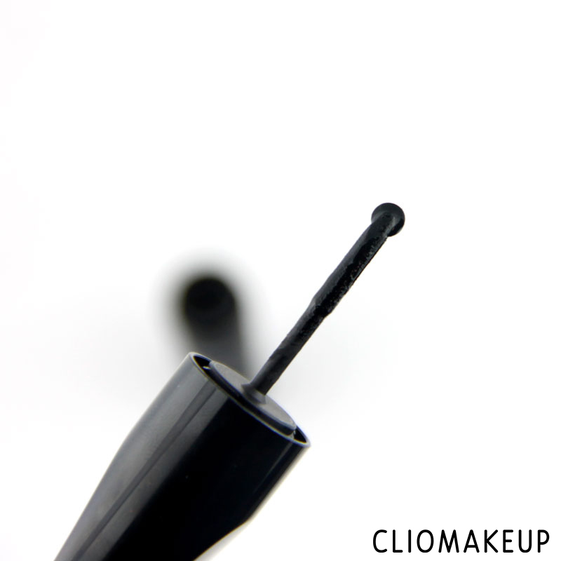 cliomakeup-recensione-eyeliner-rollerwheel-liquid-eyeliner-mac-5