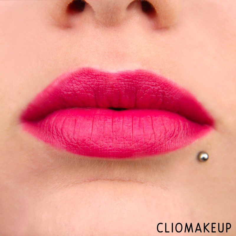 cliomakeup-recensione-rossetti-velvet-cushion-lipstick-deborah-14