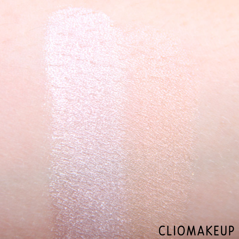 cliomakeup-Illuminanti-palette-Be-Kissed-By-The-Moon-Essence