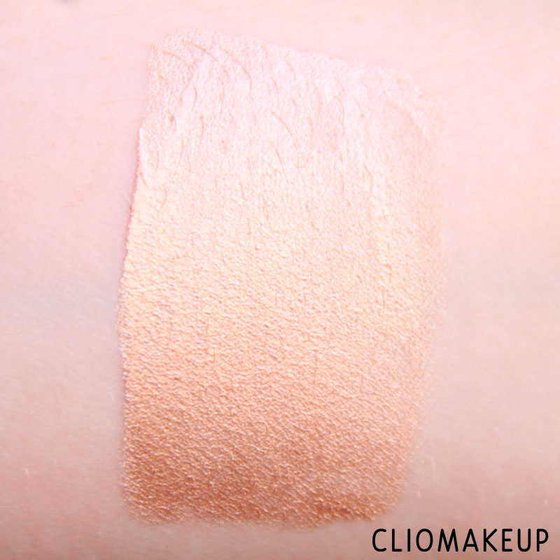 cliomakeup-recensione-illuminante-bronzer-make-me-glow-essence-8