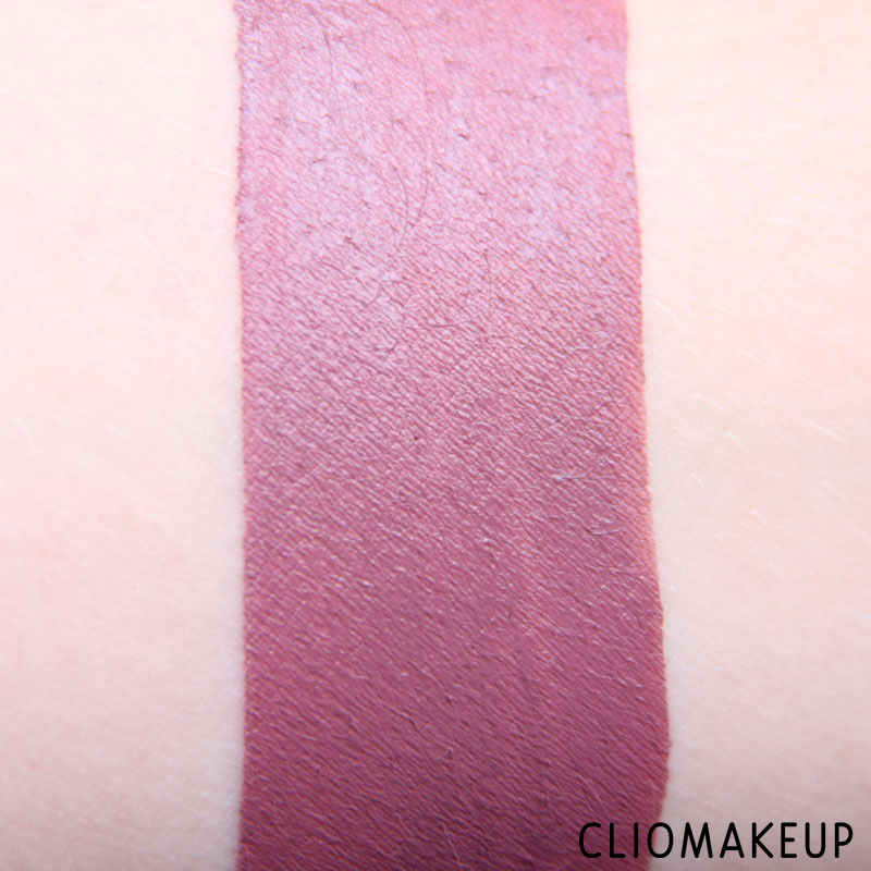 cliomakeup-recensione-rossetti-liquidi-instant-colour-matte-liquid-lip-colour-kiko-8