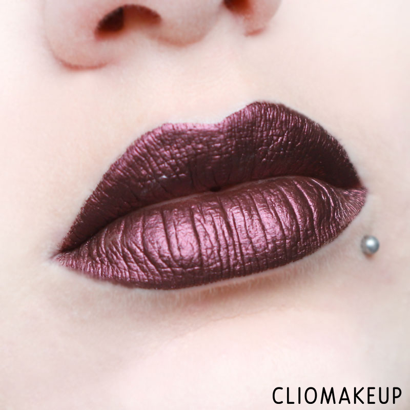 cliomakeup-recensione-rossetti-liquidi-into-the-dark-metallic-lipstick-kiko-12