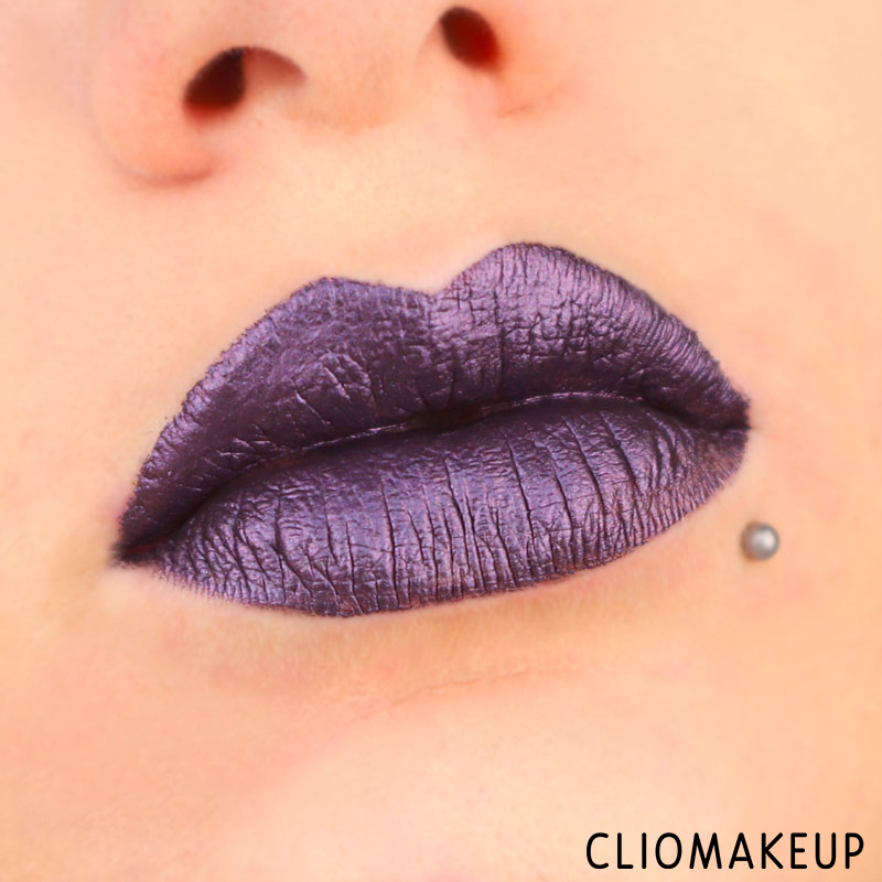 cliomakeup-recensione-rossetti-liquidi-into-the-dark-metallic-lipstick-kiko-15