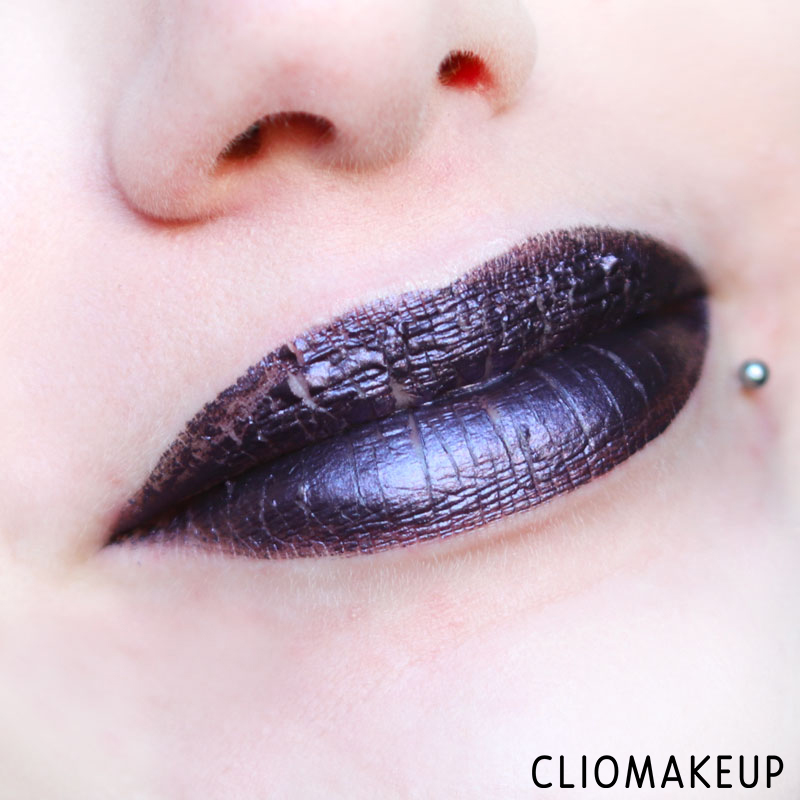 cliomakeup-recensione-rossetti-liquidi-into-the-dark-metallic-lipstick-kiko-16