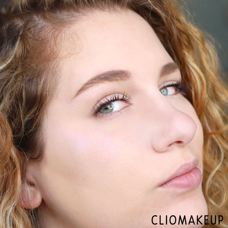 cliomakeup-recensione-arctic-holiday-holographic-highlighter-kiko-11