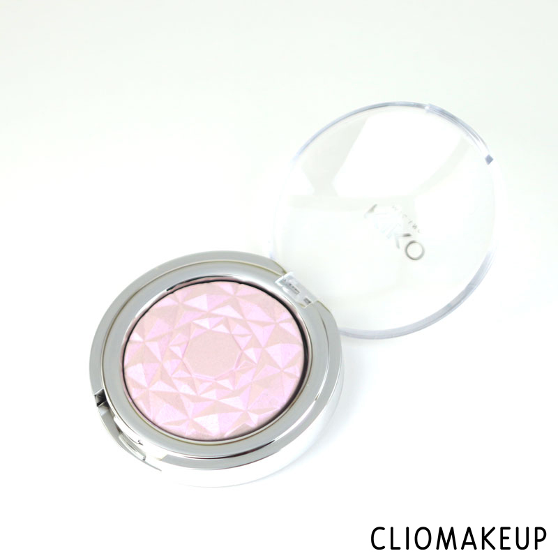 cliomakeup-recensione-arctic-holiday-holographic-highlighter-kiko-4