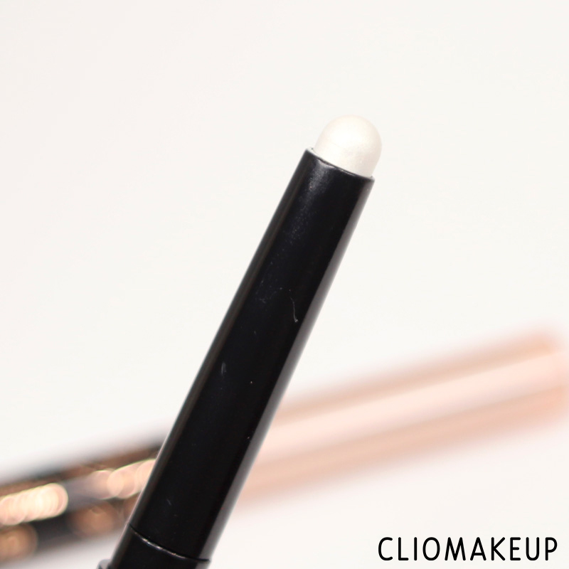 cliomakeup-recensione-illuminanti-made-to-sparkle-eye-pen-essence-3