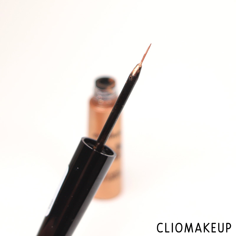 cliomakeup-recensione-made-to-sparkle-rose-gold-eyeliner-essence-5