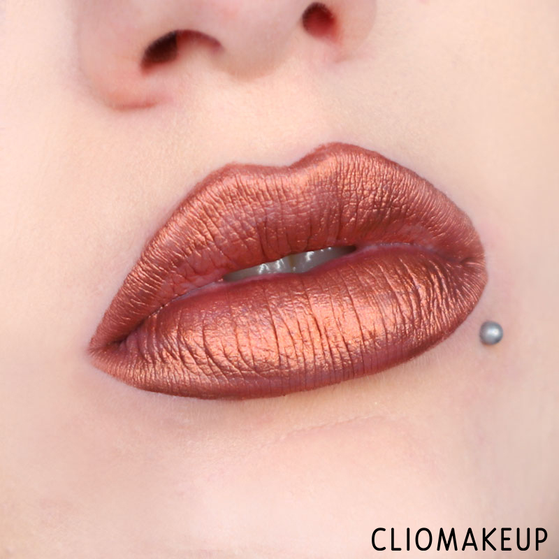 cliomakeup-recensione-rossetti-liquidi-color-sensational-metallic-foil-maybelline-13