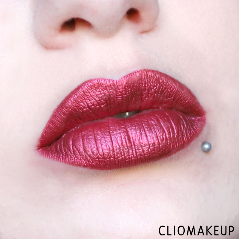 cliomakeup-recensione-rossetti-liquidi-color-sensational-metallic-foil-maybelline-14