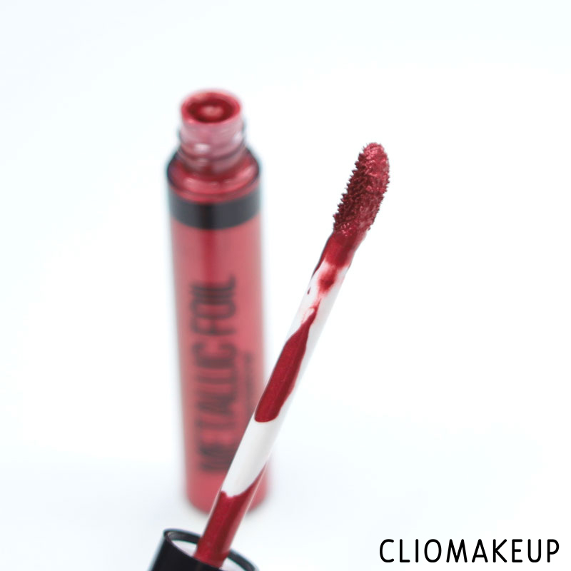 cliomakeup-recensione-rossetti-liquidi-color-sensational-metallic-foil-maybelline-5