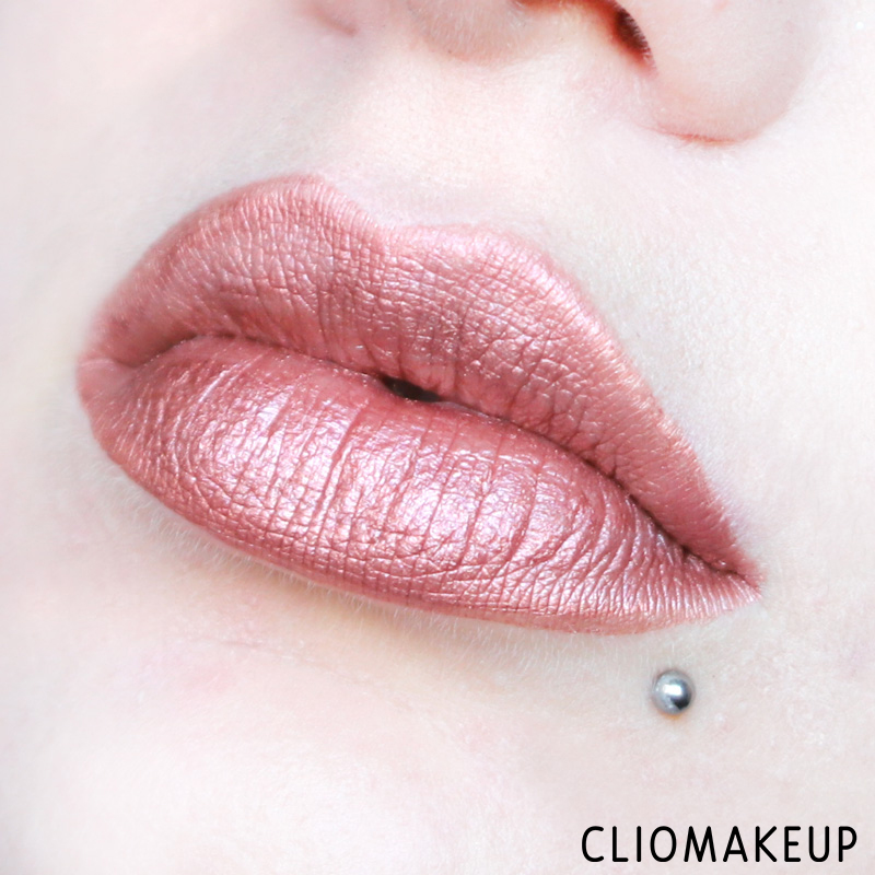 cliomakeup-recensione-rossetti-made-to-sparkle-velvet-metallic-liquid-lipstick-essence-12