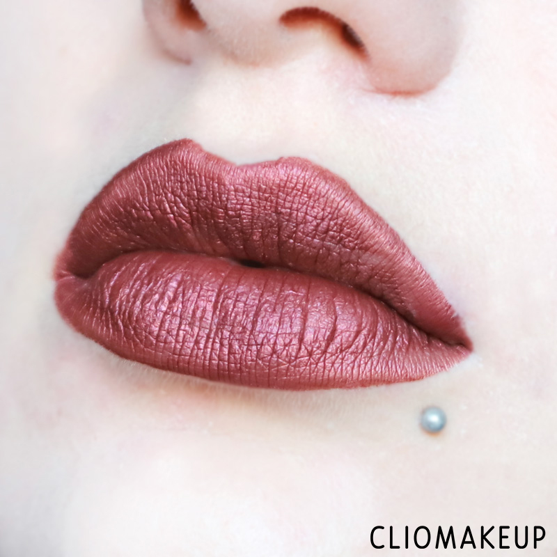 cliomakeup-recensione-rossetti-made-to-sparkle-velvet-metallic-liquid-lipstick-essence-14