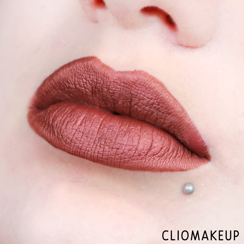 cliomakeup-recensione-rossetti-made-to-sparkle-velvet-metallic-liquid-lipstick-essence-15