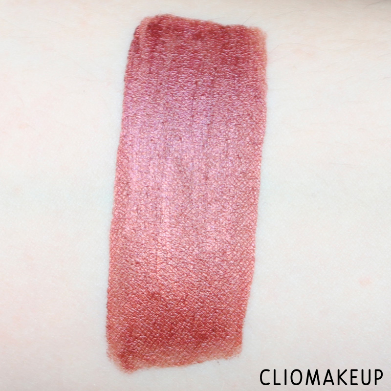 cliomakeup-recensione-rossetti-made-to-sparkle-velvet-metallic-liquid-lipstick-essence-8