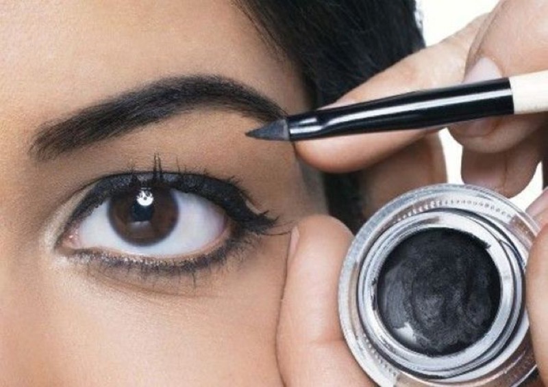 cliomakeup-storia-eyeliner-14-pennello