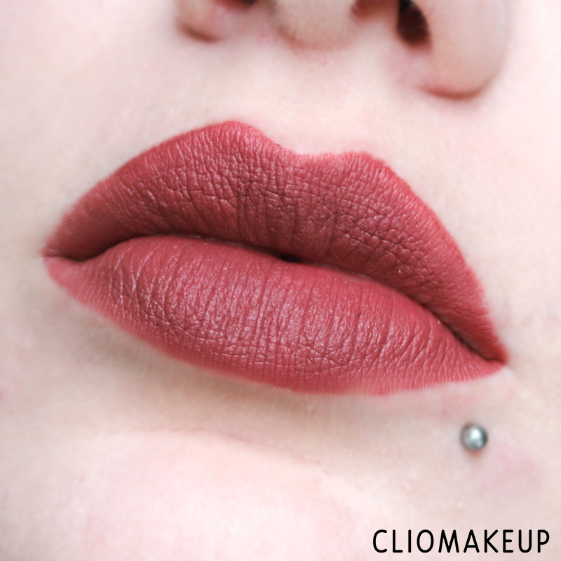 cliomakeup-recensione-rossetti-kat-von-d-studded-kiss-creme-lipstick-12