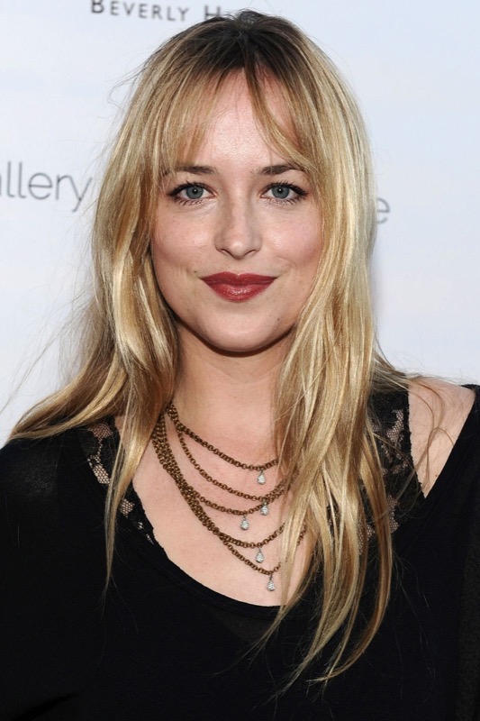 cliomakeup-tinte-capelli-invecchiano-10-dakota-johnson