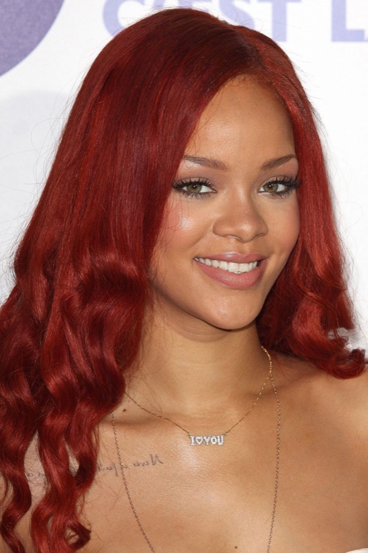 cliomakeup-tinte-capelli-invecchiano-3-rihanna