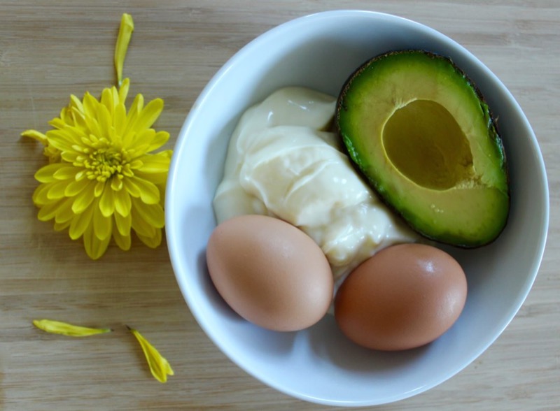 cliomakeup-capello-afro-10-maschera-avocado-uova.jpg