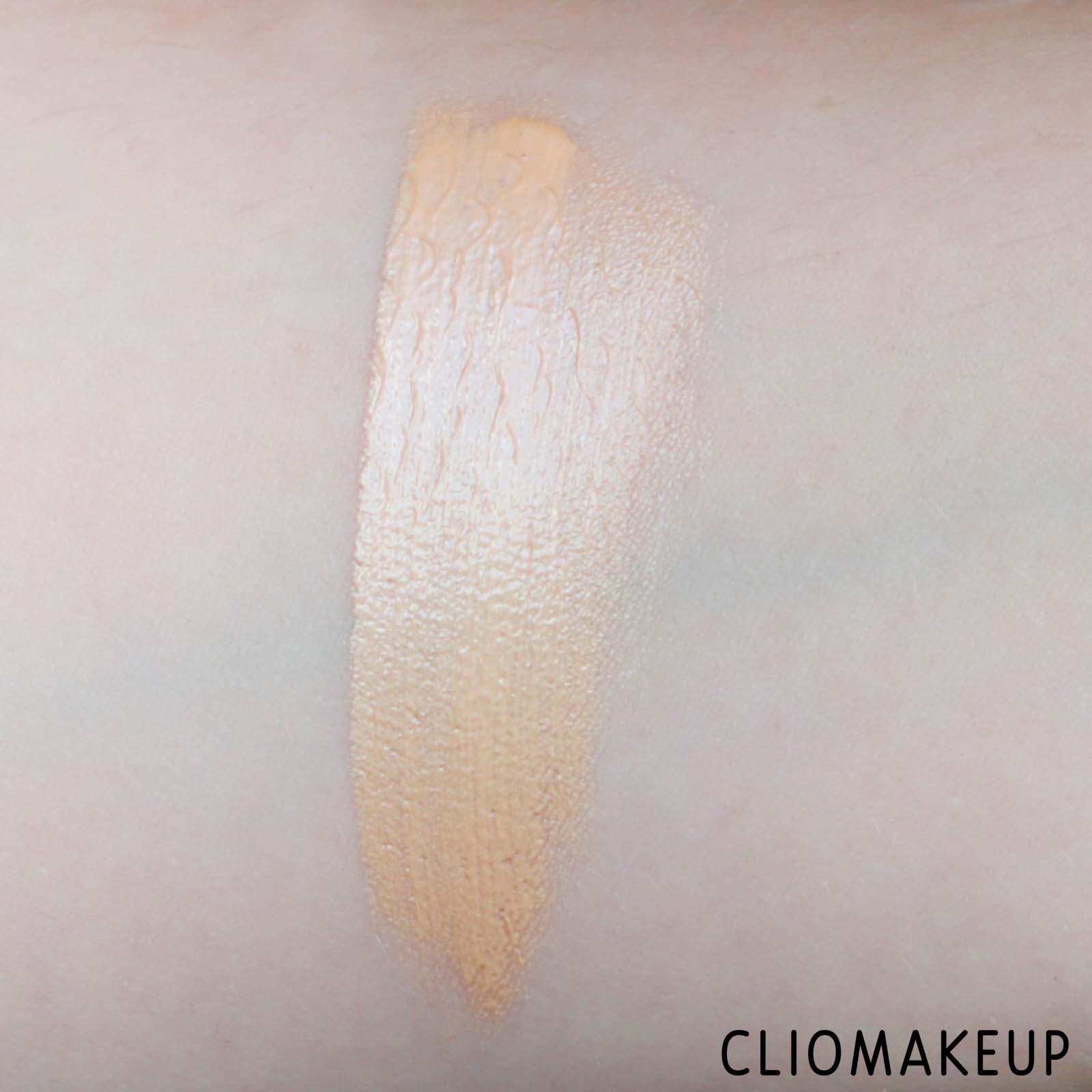 cliomakeup-recensione-base-viso-charlotte-tilbury-hollywood-flawless-filter-7