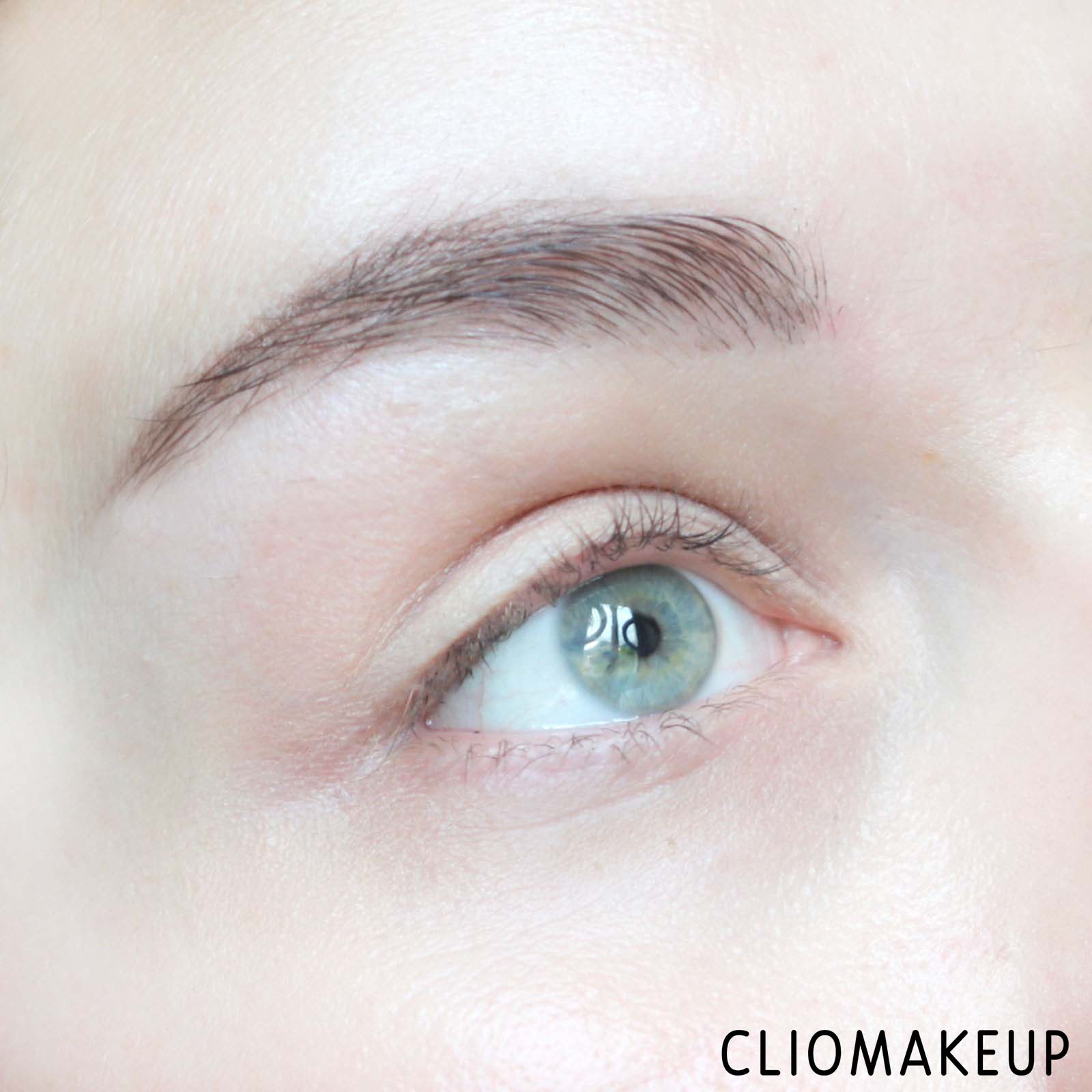 cliomakeup-recensione-correttore-benefit-boi-ing-airbrush-concealer-12