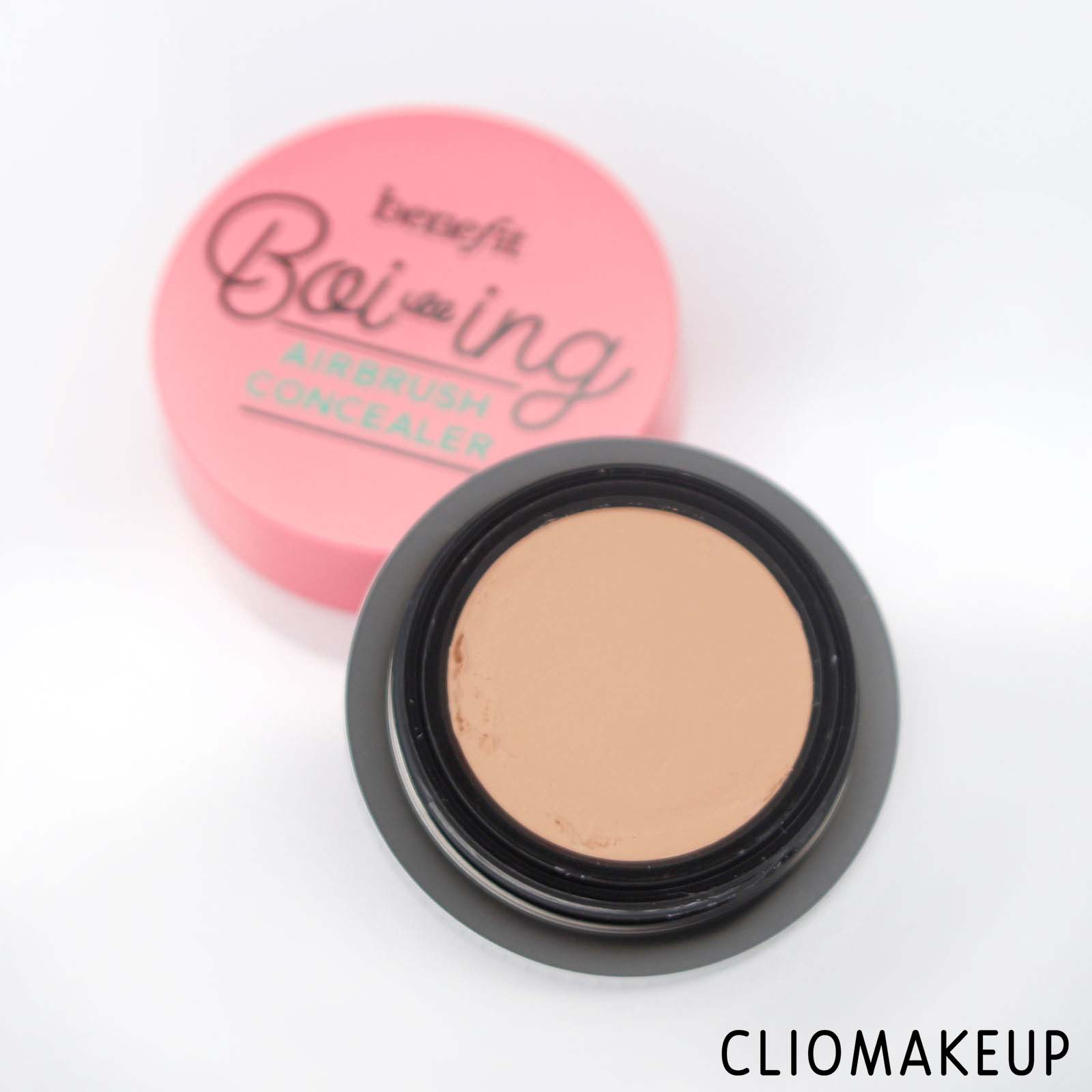 cliomakeup-recensione-correttore-benefit-boi-ing-airbrush-concealer-5