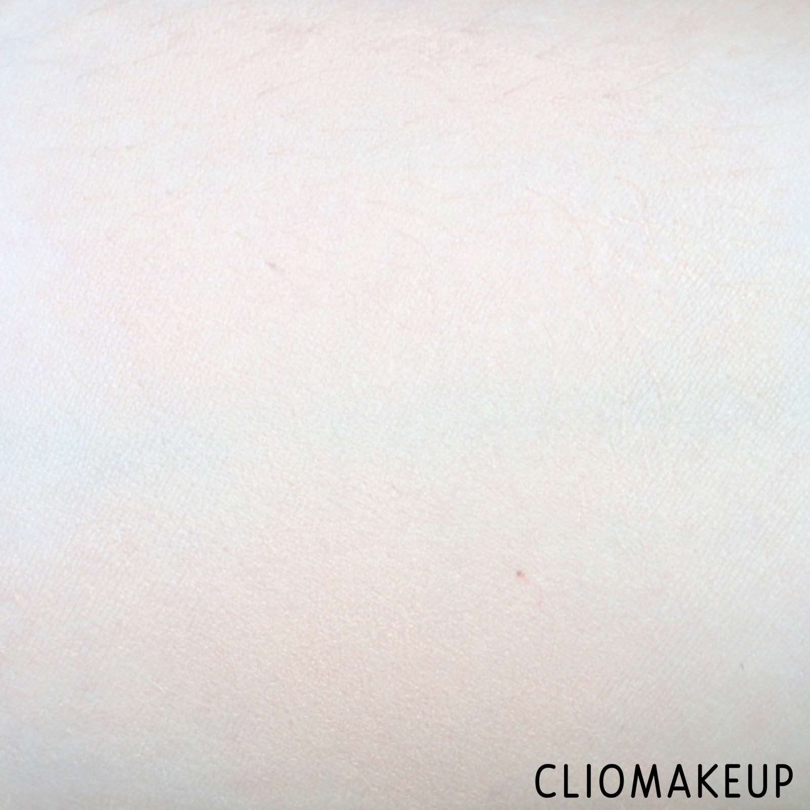 cliomakeup-recensione-correttore-benefit-boi-ing-airbrush-concealer-8