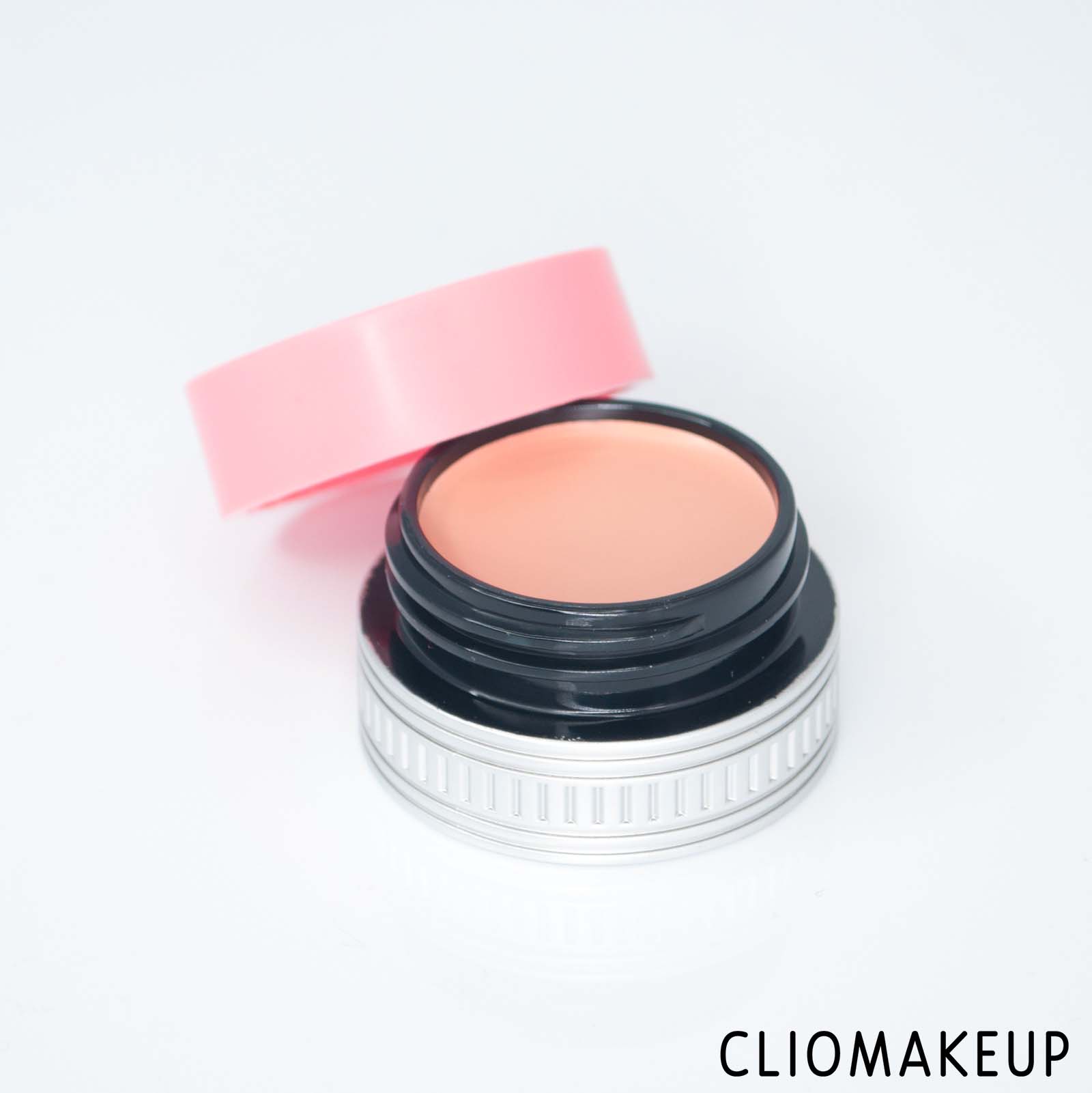 cliomakeup-recensione-correttore-benefit-boi-ing-brightening concealer-5