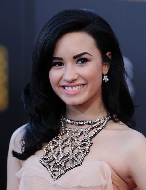 ClioMakeUp-demi-lovato-evoluzione-18.jpg