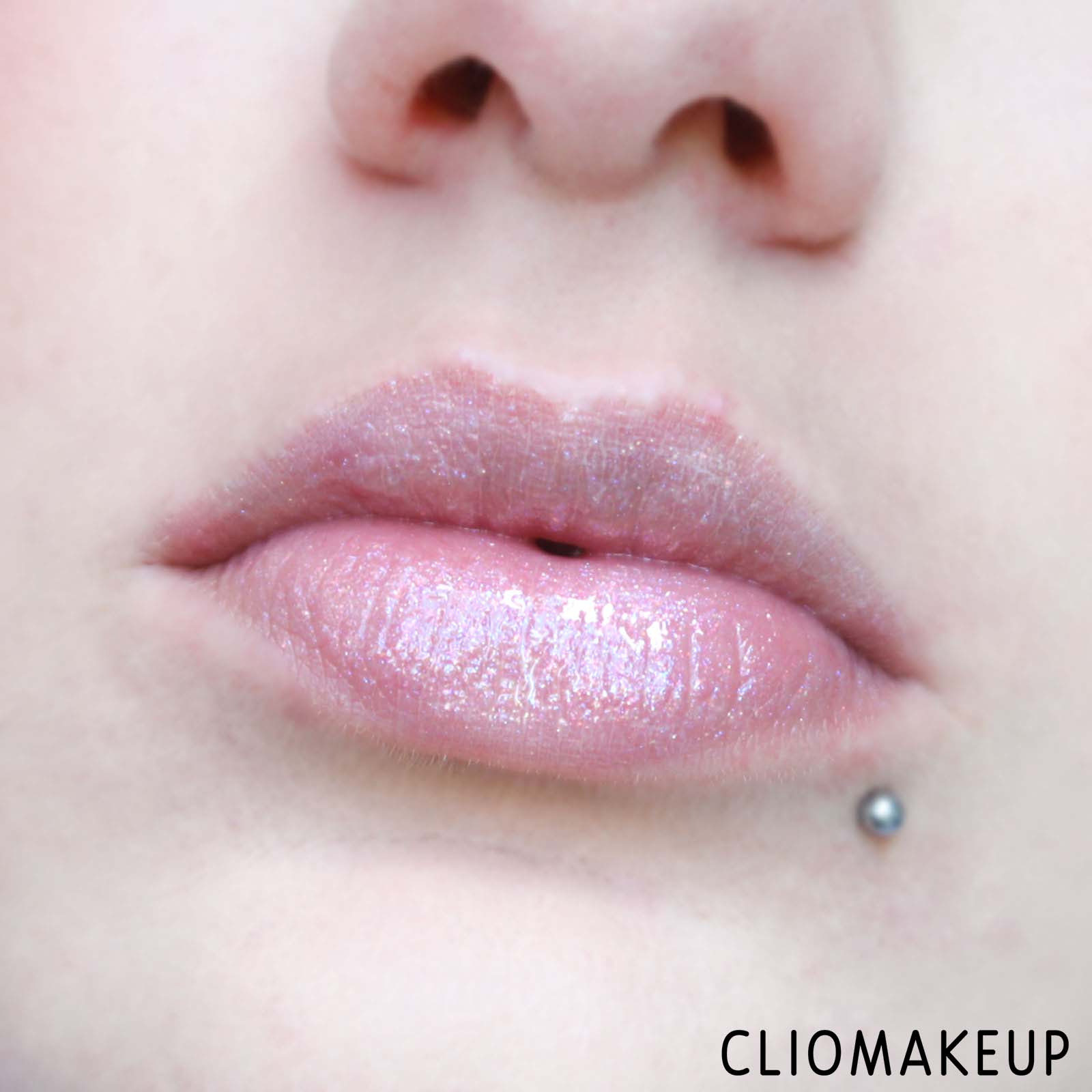 cliomakeup-recensione-gloss-nyx-lingerie-glitter-pailettes-12