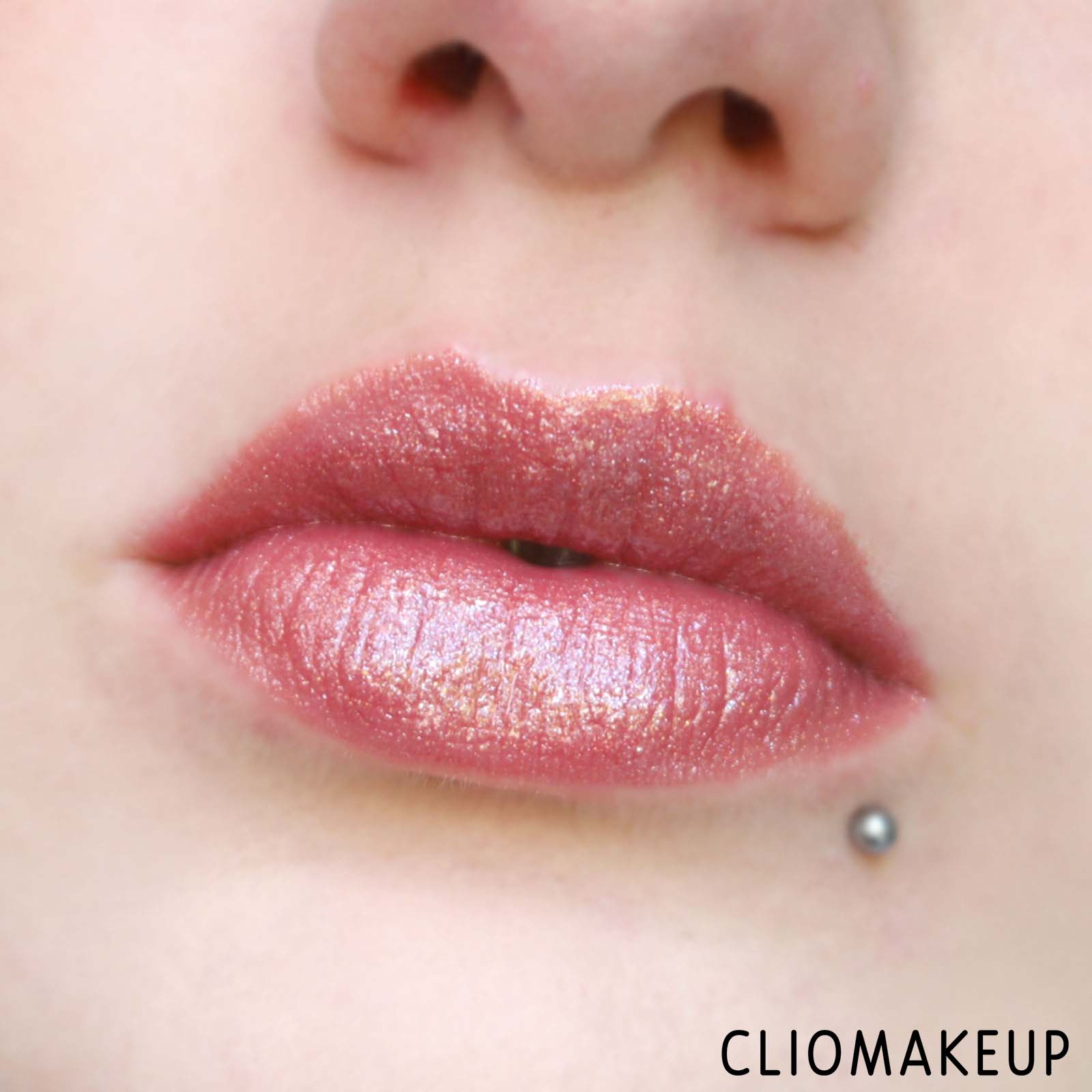 cliomakeup-recensione-gloss-nyx-lingerie-glitter-pailettes-14