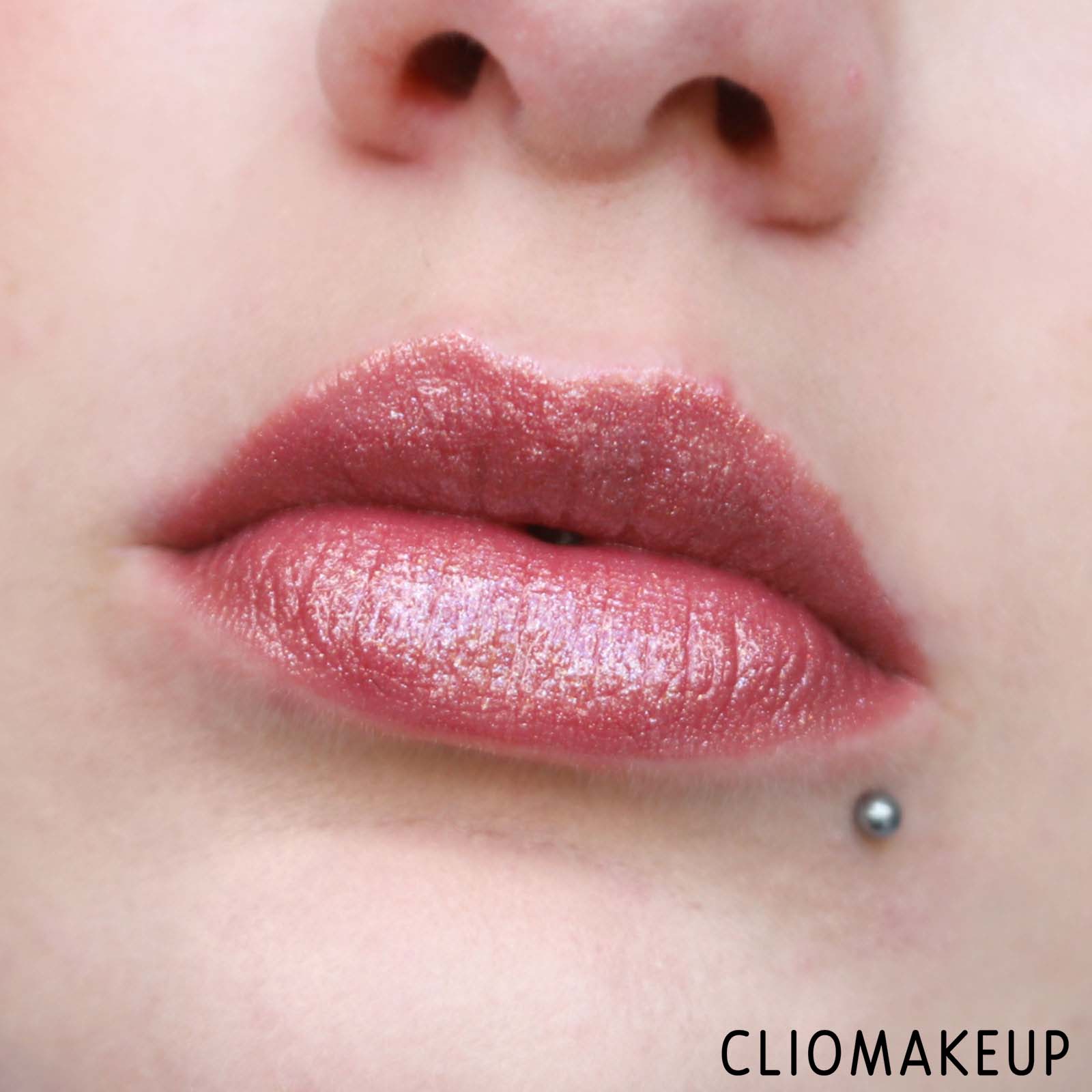 cliomakeup-recensione-gloss-nyx-lingerie-glitter-pailettes-15