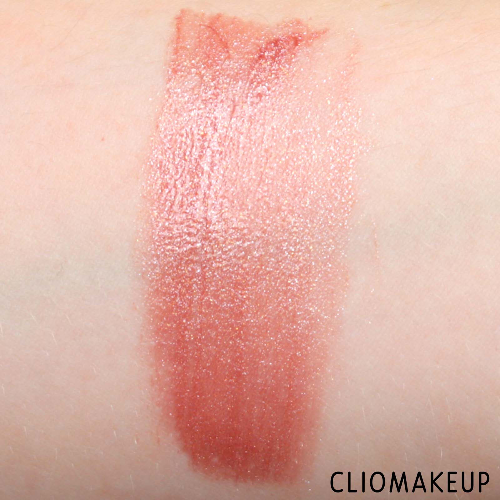 cliomakeup-recensione-gloss-nyx-lingerie-glitter-pailettes-9