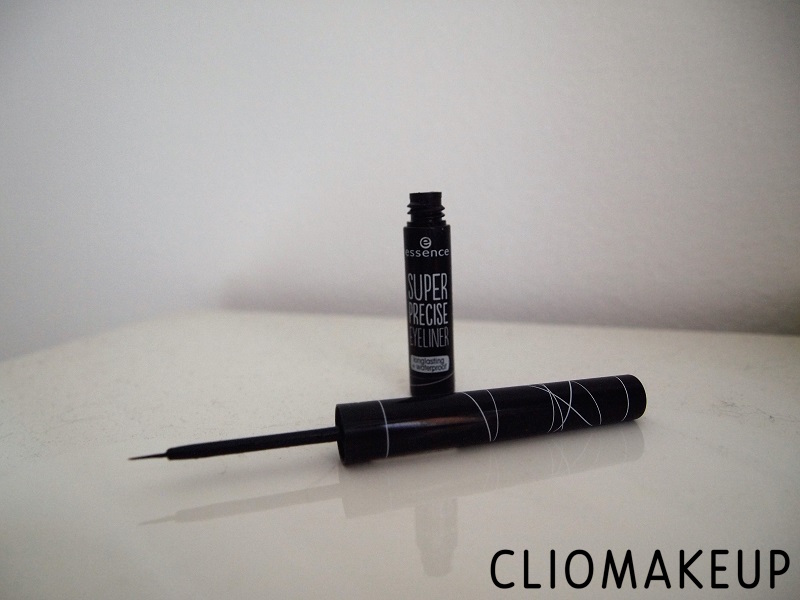 ClioMakeUp-eye-liner-team-7-essence.jpg