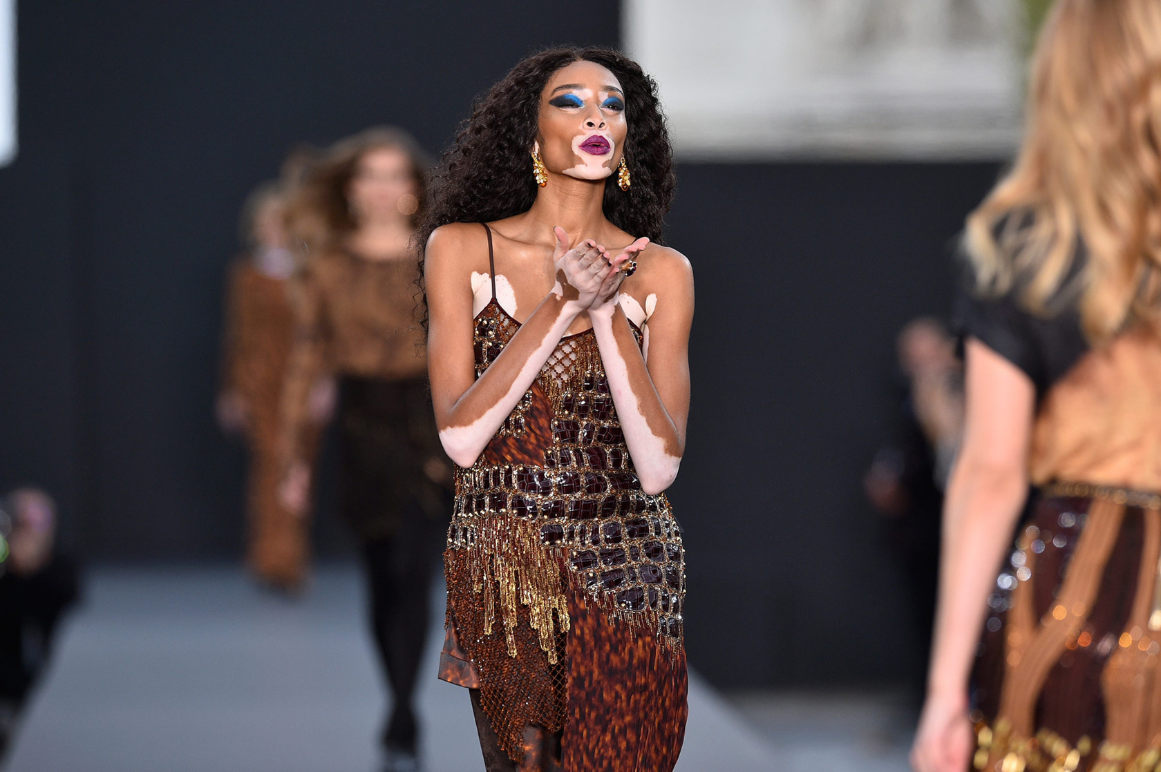 cliomakeup-nuovi-angeli-di-victoria-secret-winnie-harlow-the-cut.jpg