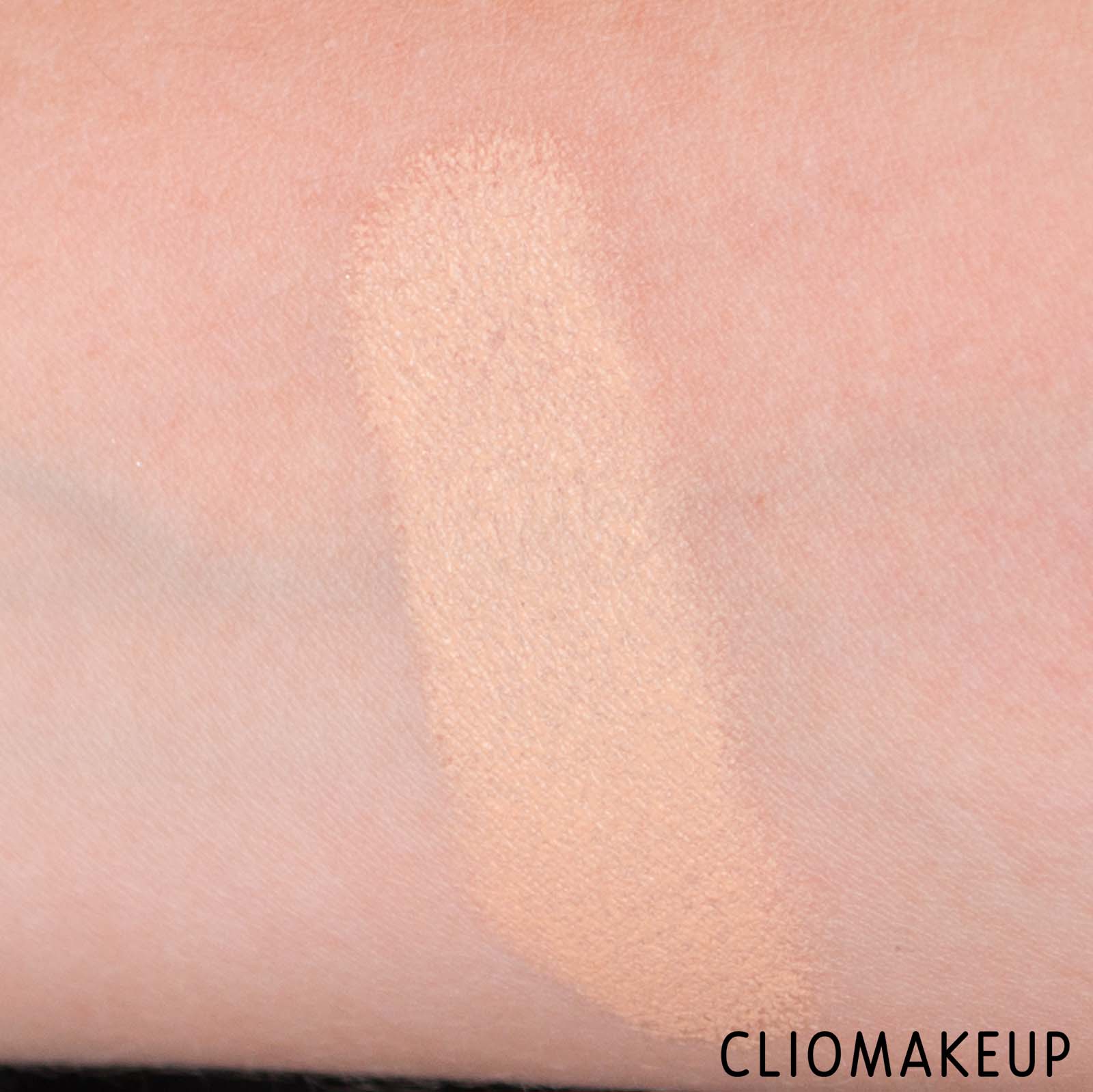 cliomakeup-recensione-correttore-maybelline-instant-anti-age-correttore-occhiaie-7