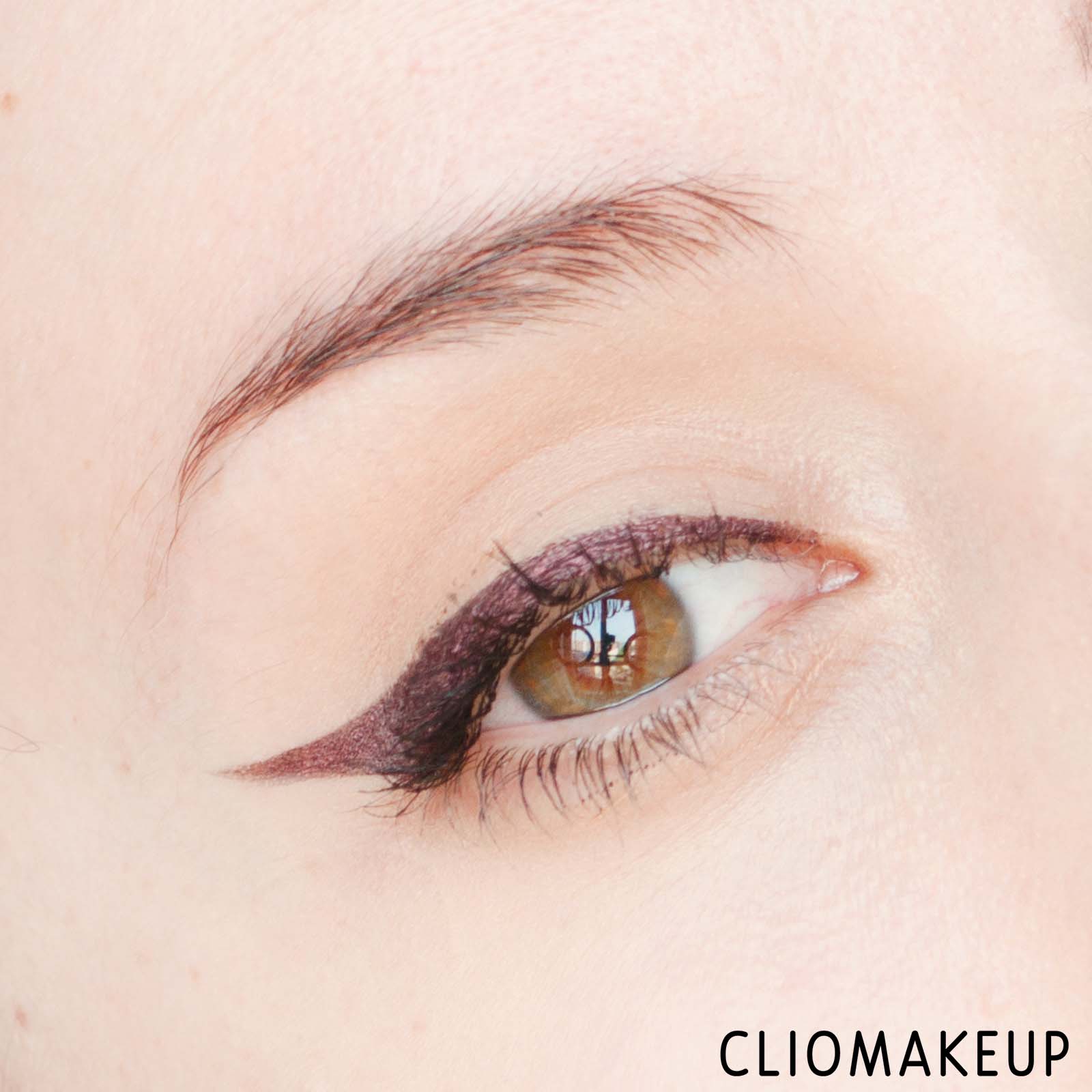 cliomakeup-recensione-eyeliner-essence-melted-chrome-eyeliner-13