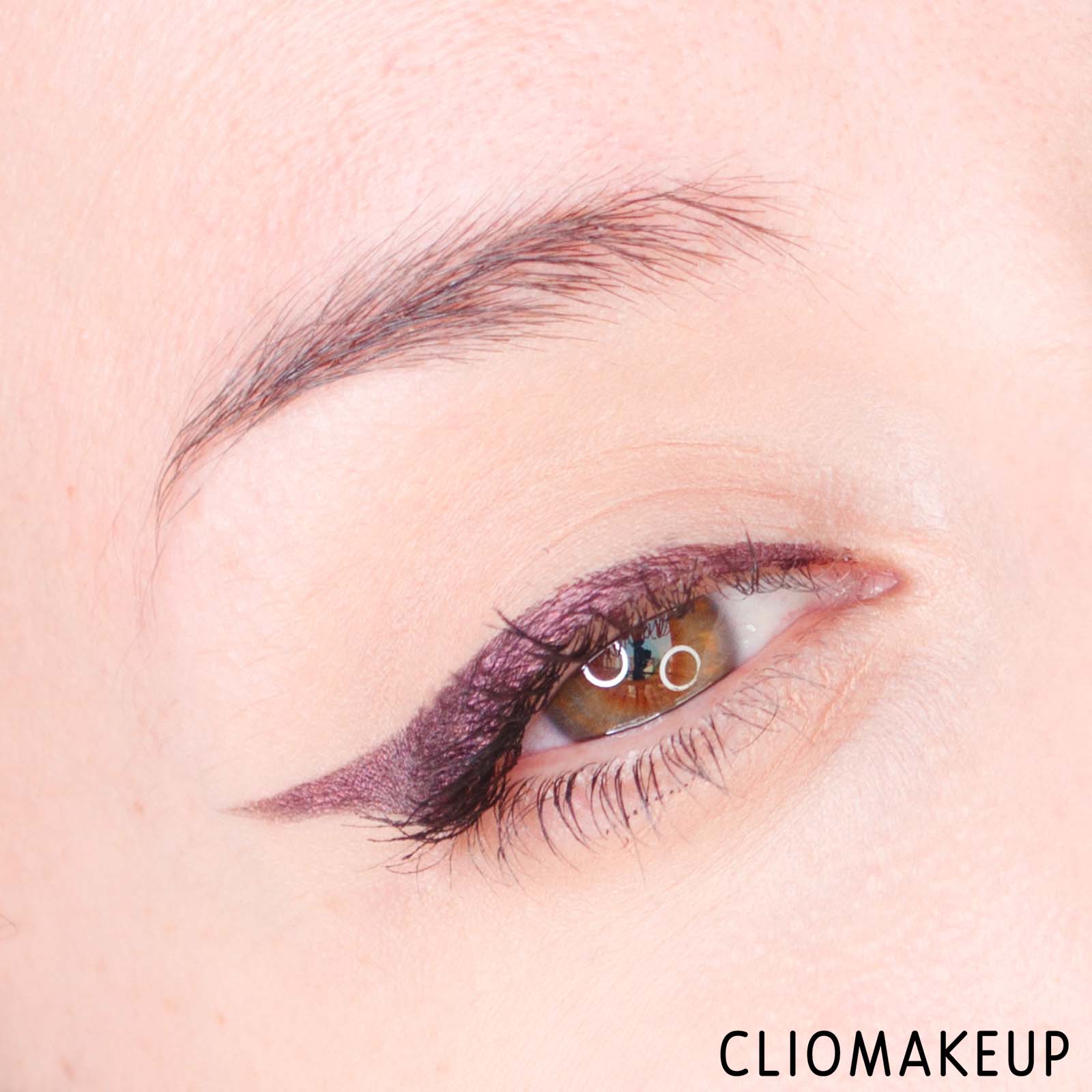 cliomakeup-recensione-eyeliner-essence-melted-chrome-eyeliner-14