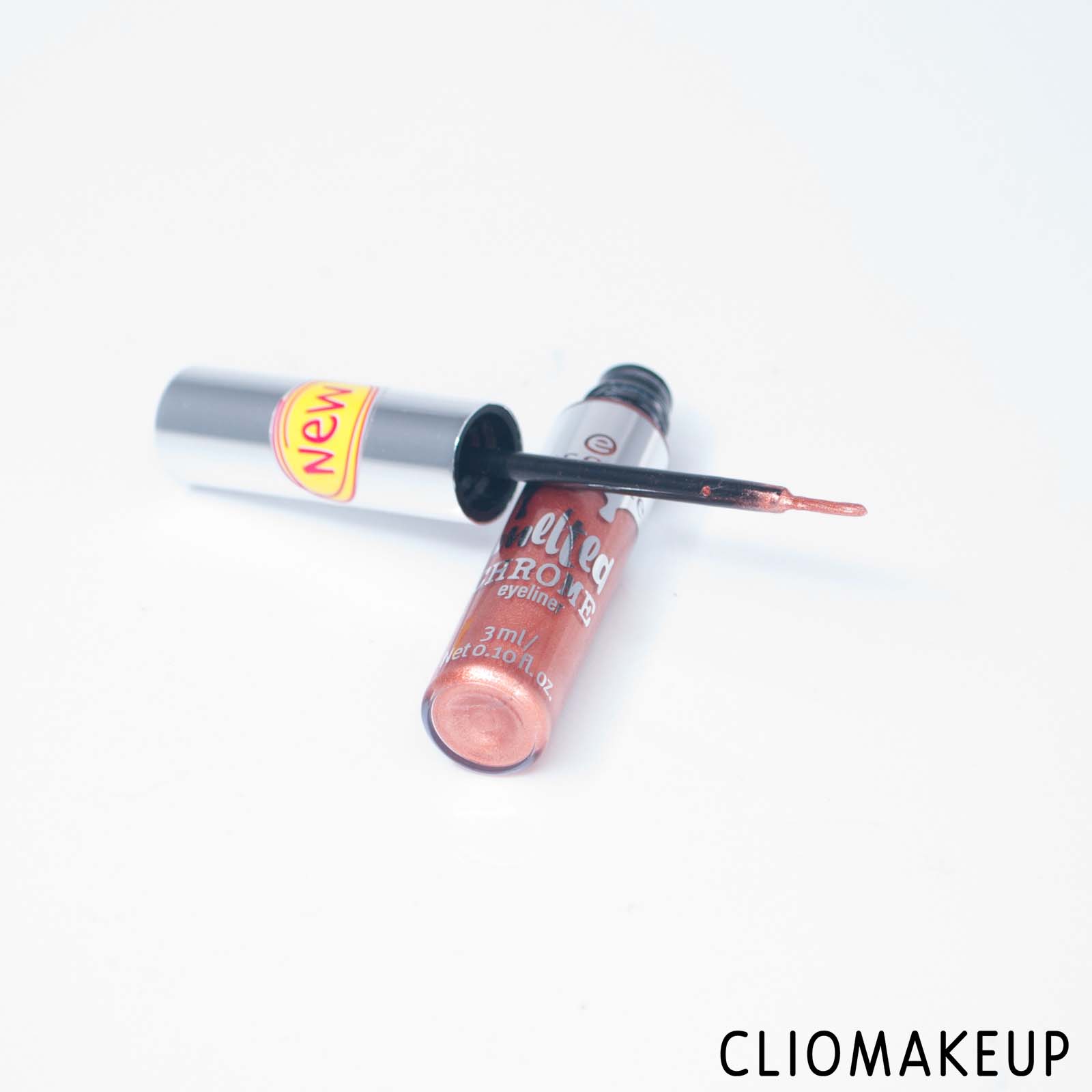 cliomakeup-recensione-eyeliner-essence-melted-chrome-eyeliner-4