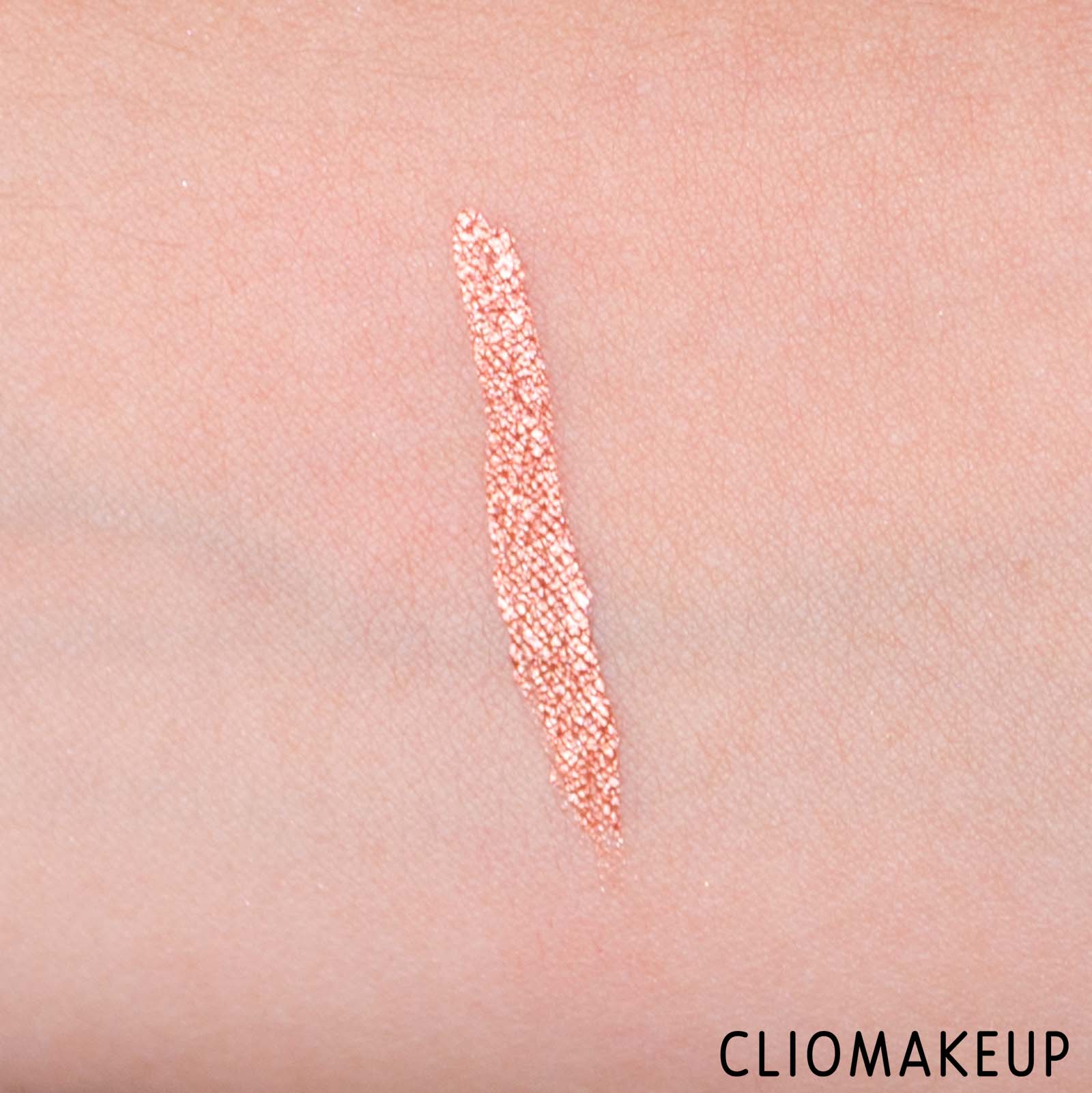 cliomakeup-recensione-eyeliner-essence-melted-chrome-eyeliner-7