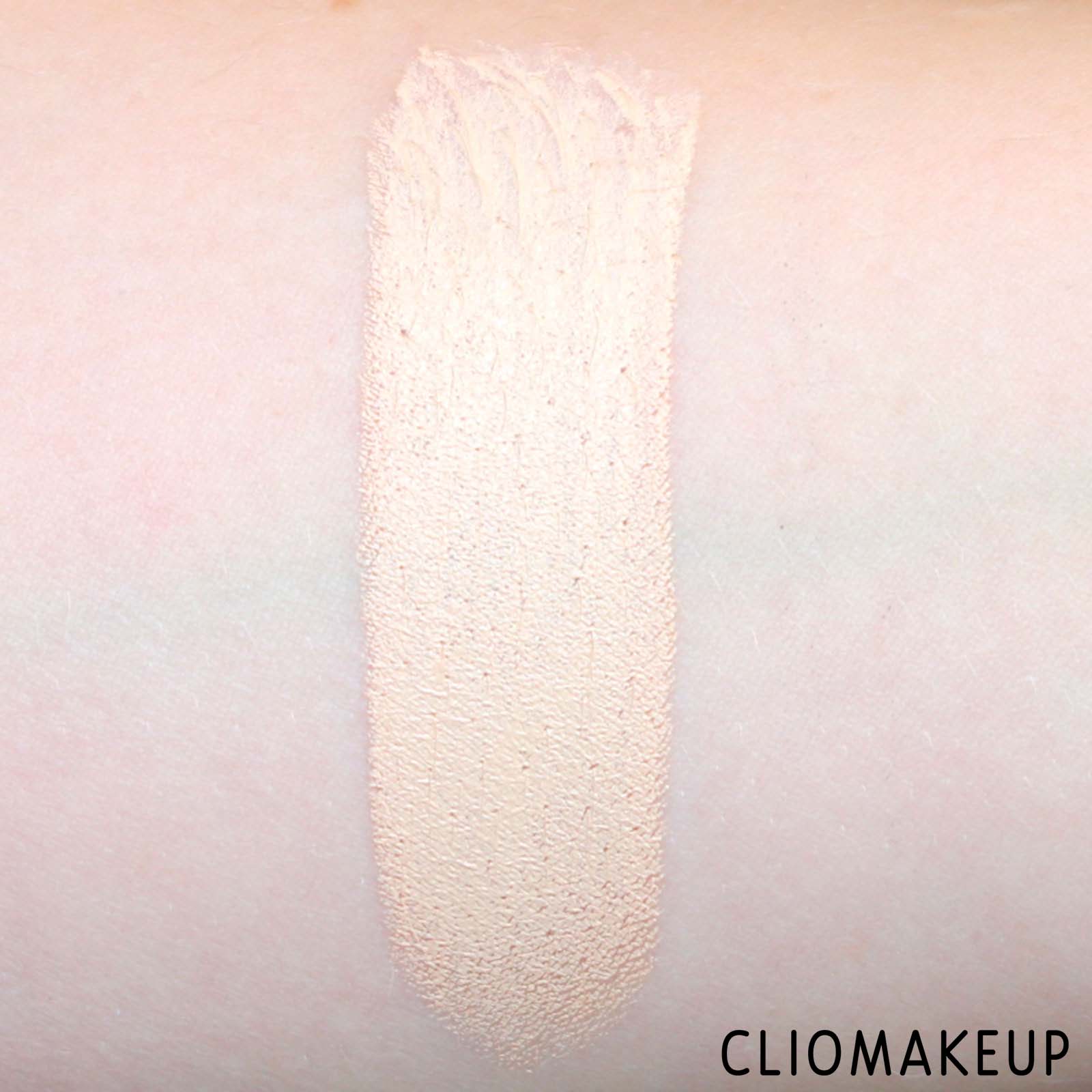 cliomakeup-recensione-fondotinta-kiko-dark-treasure-foundation-and-concealer-7