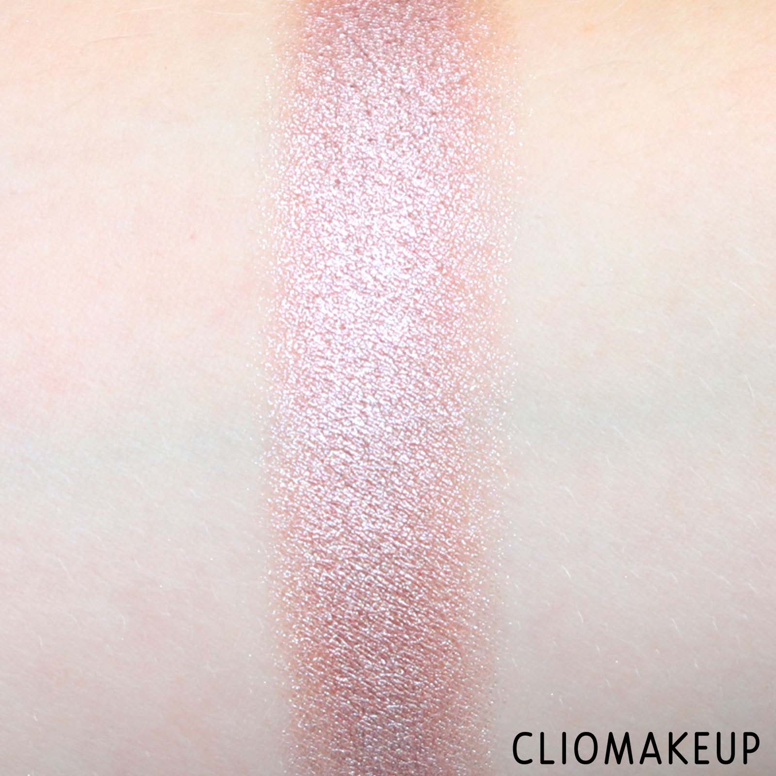 cliomakeup-recensione-ombretti-essence-melted-chrome-eyeshadow-11