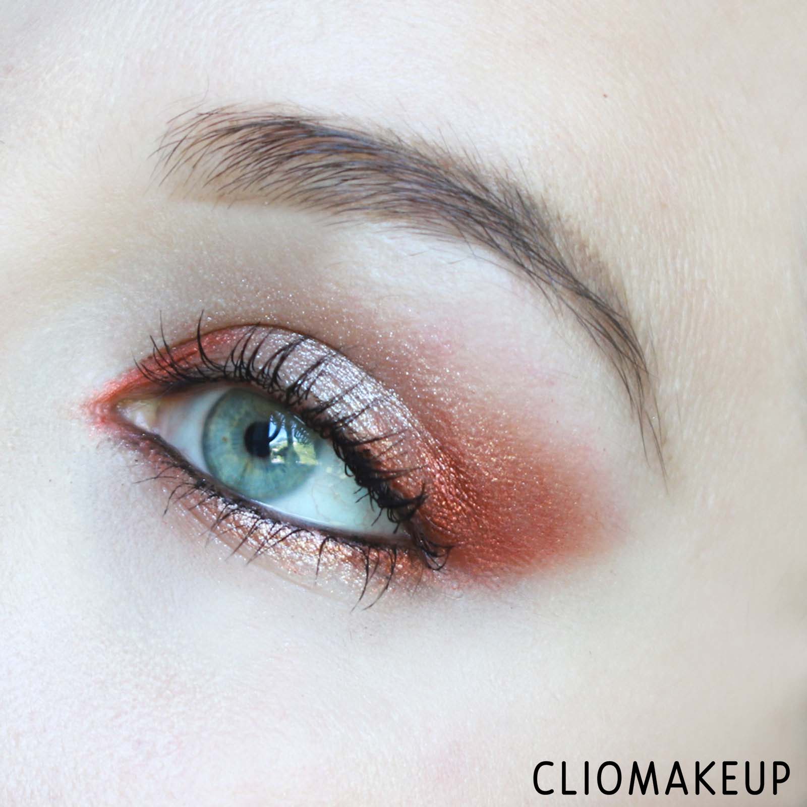 cliomakeup-recensione-ombretti-essence-melted-chrome-eyeshadow-15