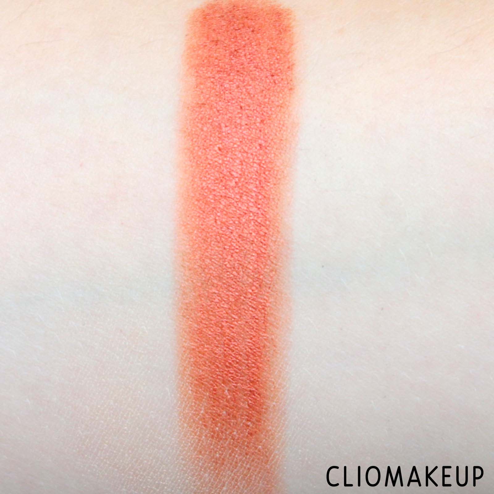 cliomakeup-recensione-ombretti-essence-melted-chrome-eyeshadow-7