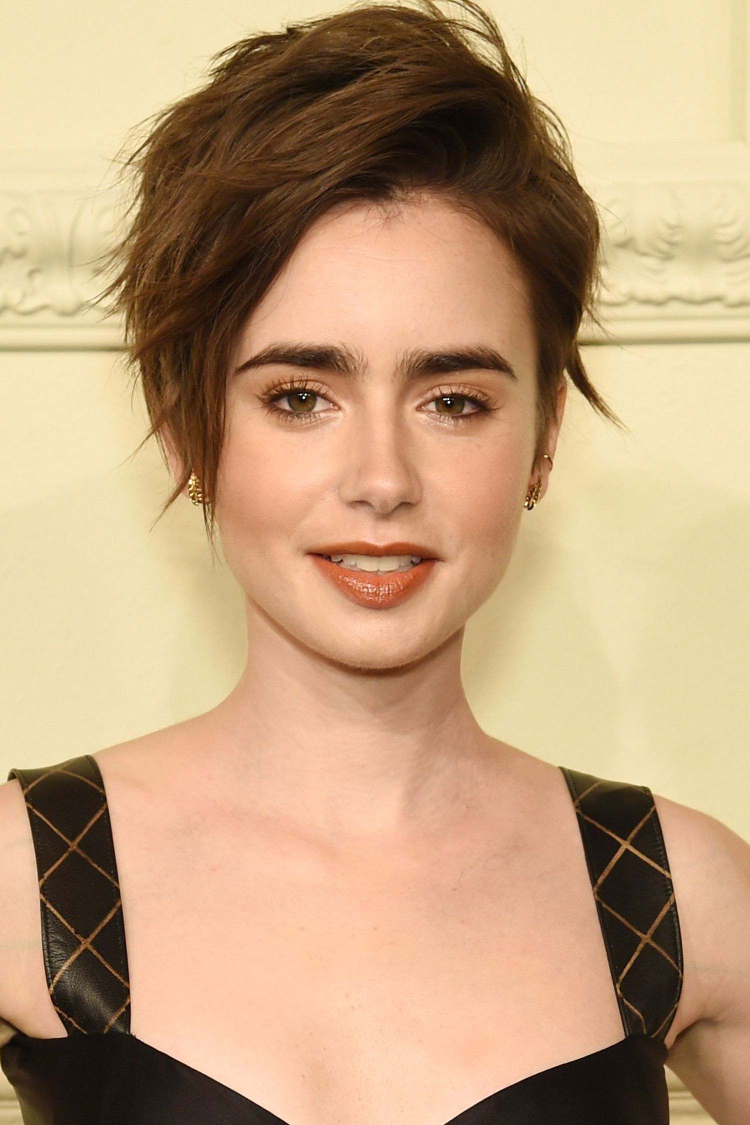 cliomakeup-trucco-capelli-corti-10-lilly-collins