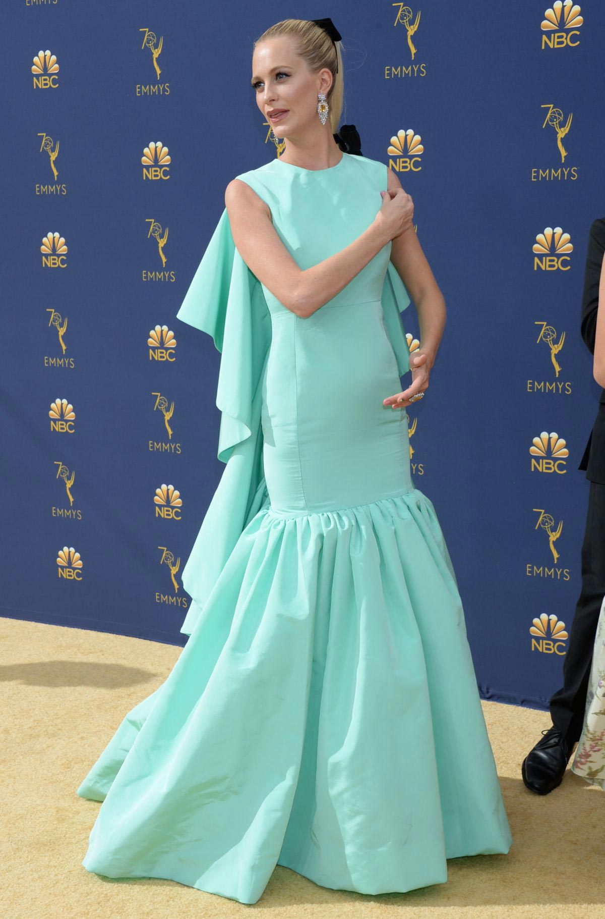 cliomakeup-emmy-awards-2018-21-poppy