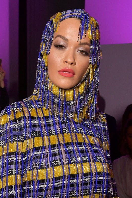 ClioMakeUp-milano-fashion-week-2018-beauty-look-16-rita-ora-versace.jpg